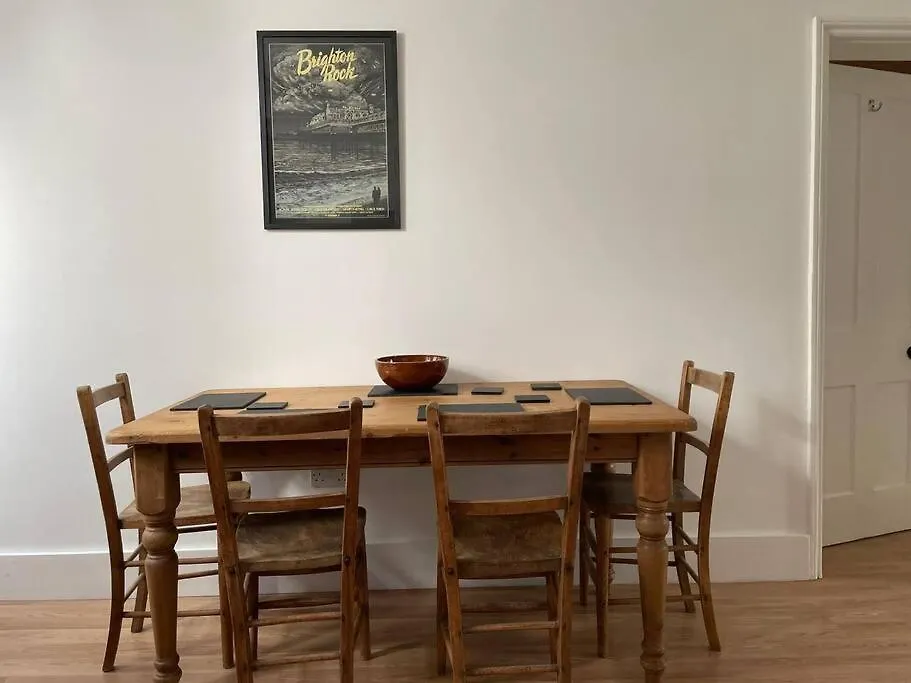 Apartament Perfect Brighton Getaway Near Beach, Town, Station