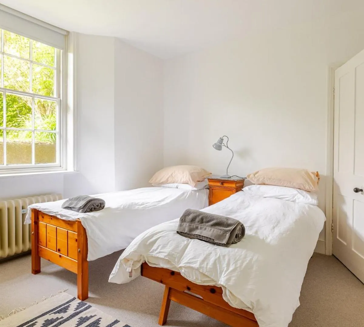 Perfect Brighton Getaway Near Beach, Town, Station