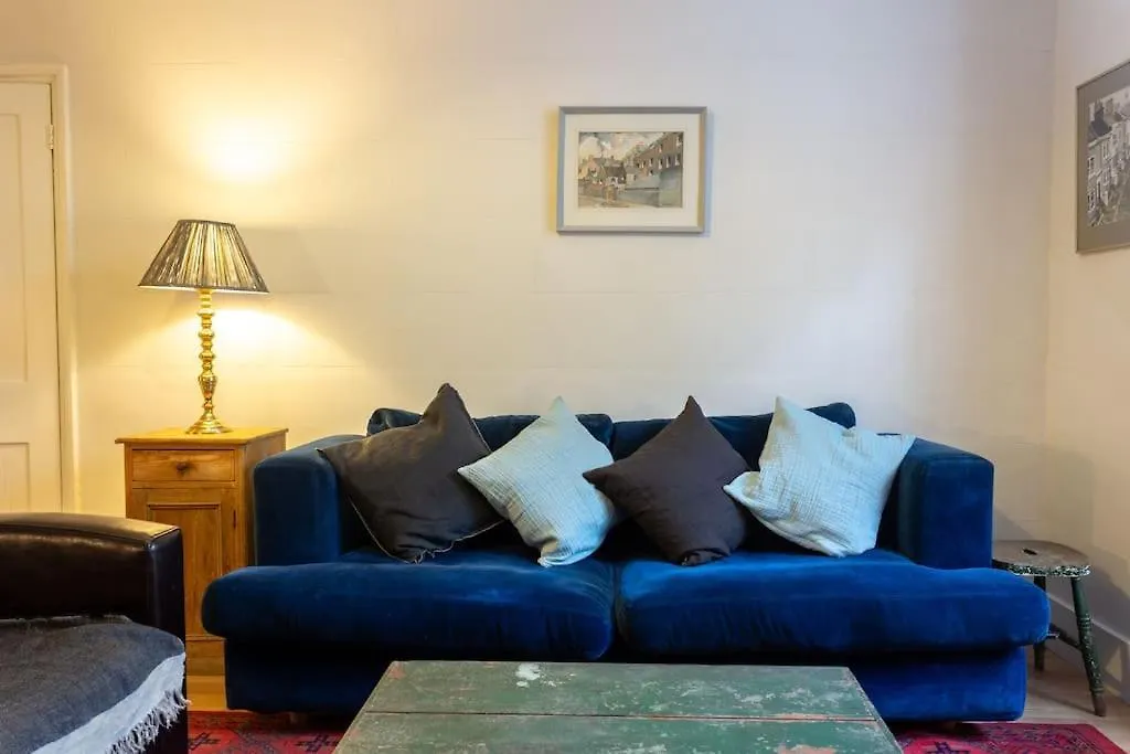 Perfect Brighton Getaway Near Beach, Town, Station Apartment