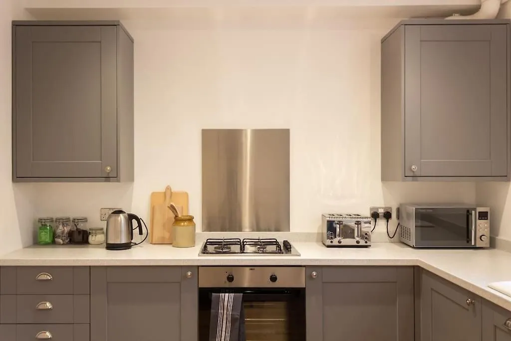 Apartment Perfect Brighton Getaway Near Beach, Town, Station United Kingdom
