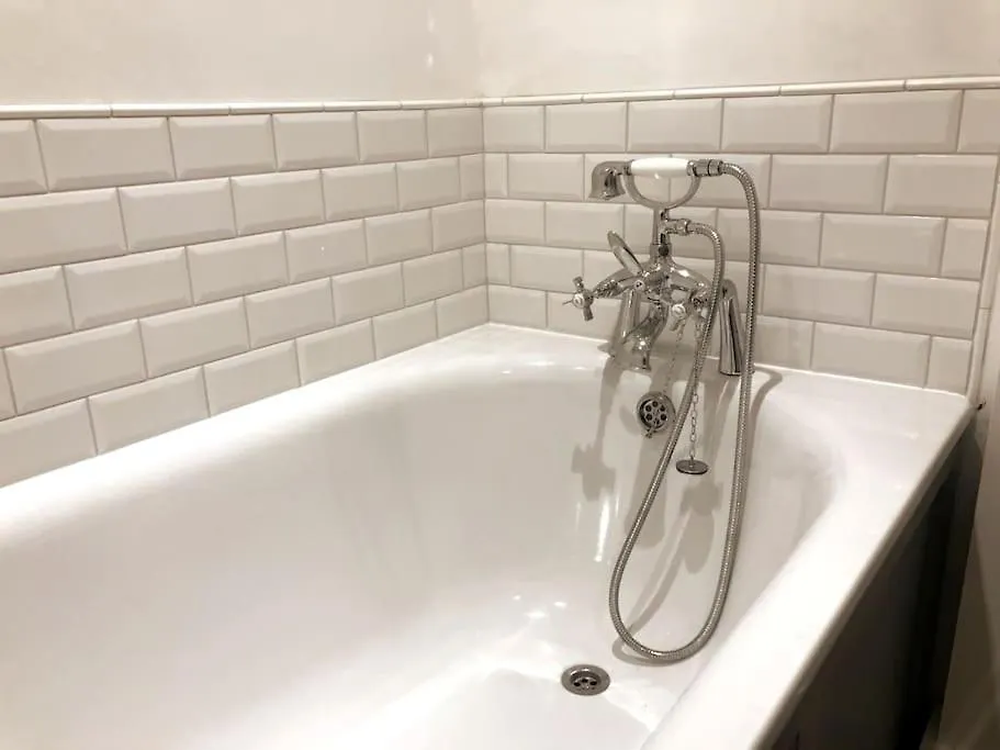 Perfect Brighton Getaway Near Beach, Town, Station Apartment